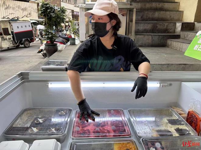 妈近况曝光！摆摊卖甜品想踏出重生第一步麻将胡了2游戏入口“重庆姐弟坠亡案”妈(图5)